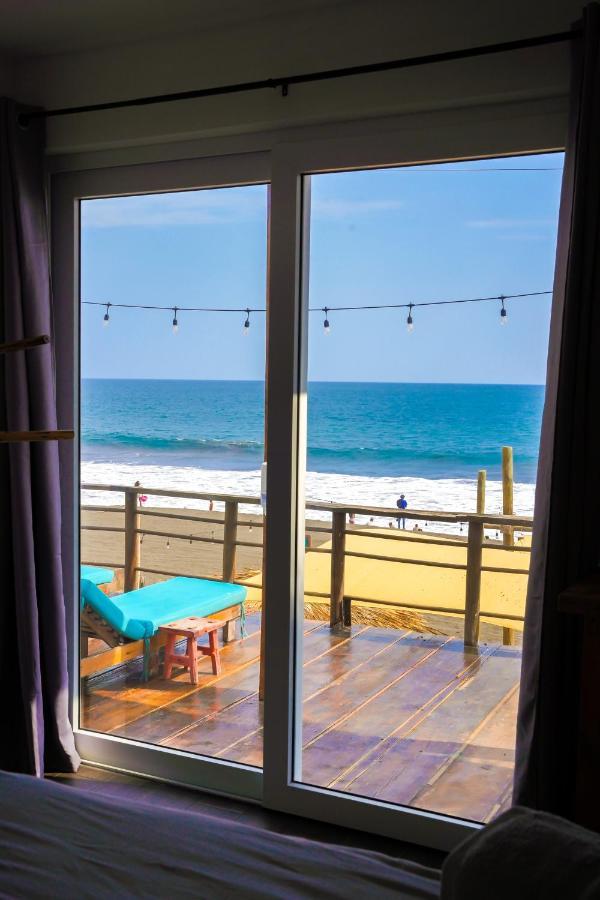 Black Sand Beachhouse Monterrico Exterior photo